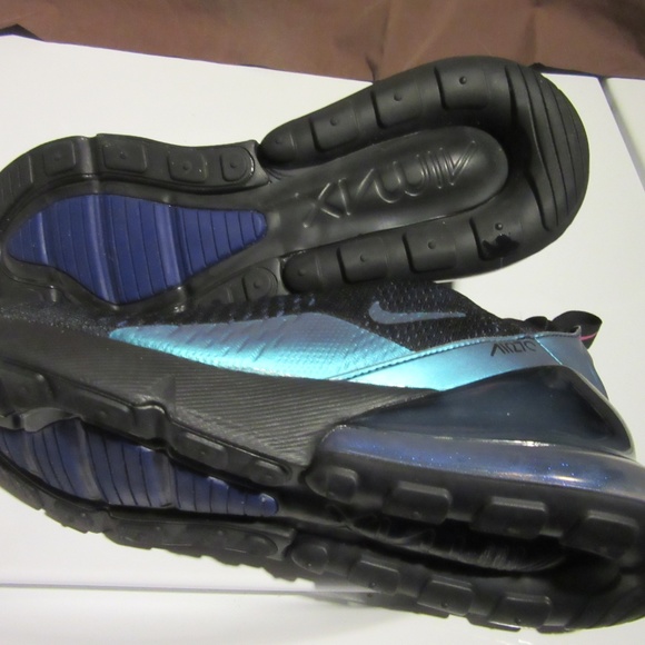 Nike Air Max 270 - Size 10.5 - Picture 6 of 7